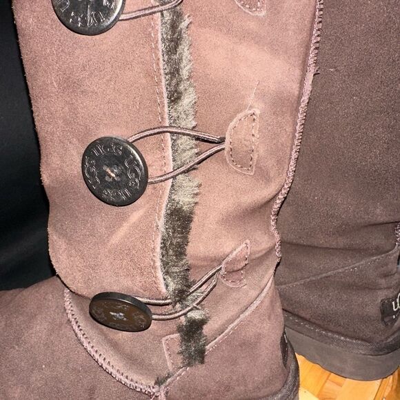 UGG Tall Bailey 3 button chocolate brown sz 7 EUC - Picture 9 of 9